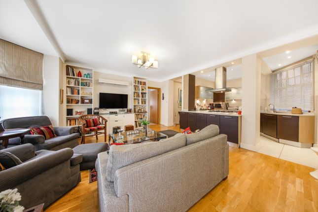 Thumbnail Flat to rent in Ascot Court, Grove End Road
