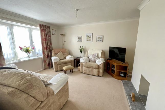 37, Tan-y-Bryn, Burry Port photo 4