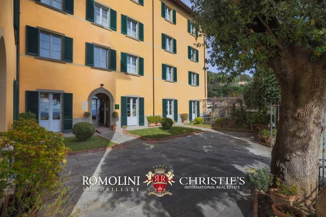 Thumbnail Hotel/guest house for sale in Cortona, 52044, Italy