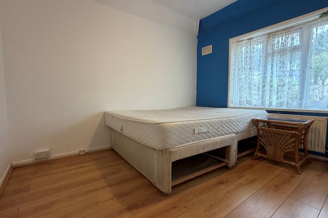 65, Bristol photo 3