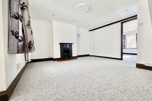 98, Albert Street, Ventnor photo 2