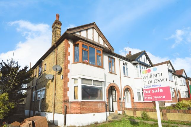 2-bed maisonette on 43, Lodge Avenue, Romford, £290,000