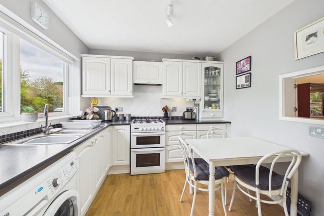 40, Charwood Road, Wokingham photo 3