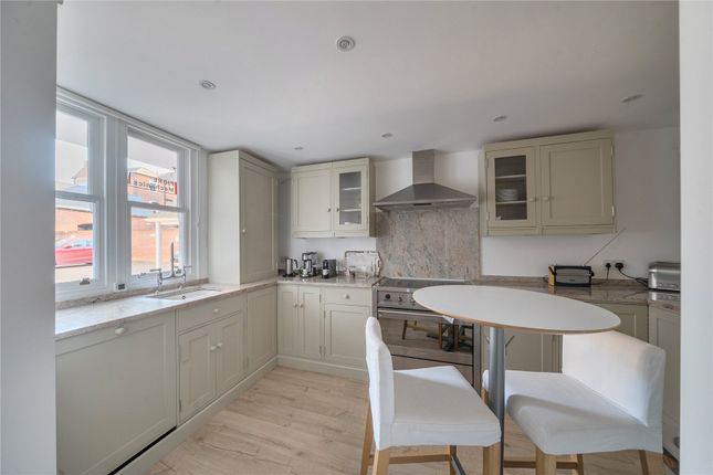 9 Haven Point,, Waterloo Road, Hampshire photo 3