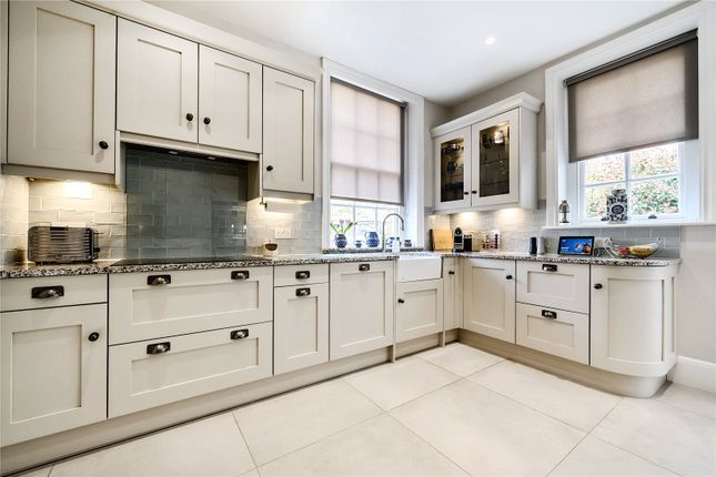 22A Totteridge Park, 22, Totteridge Common, London photo 3
