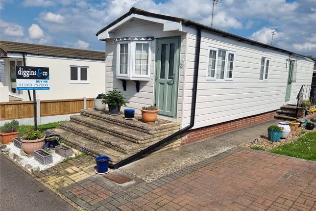 Thumbnail Mobile/park home for sale in Queens Avenue, Tower Park, Hullbridge, Hockley
