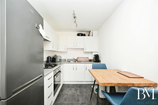Flat for sale in Newstead Way, Daventry