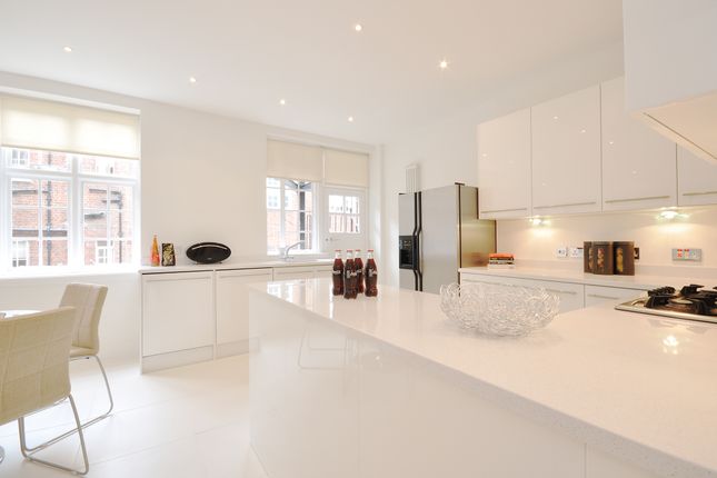 Flat for sale in Stafford Court, London