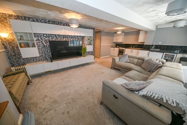 21, Hawkley Close, Havant photo 3