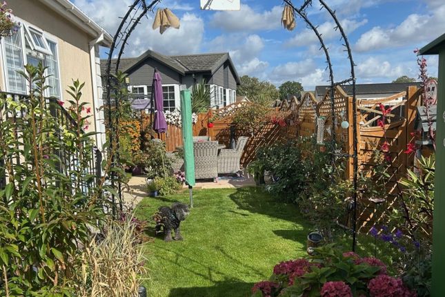 6, Riverbank Close Marina View, Lincoln photo 4