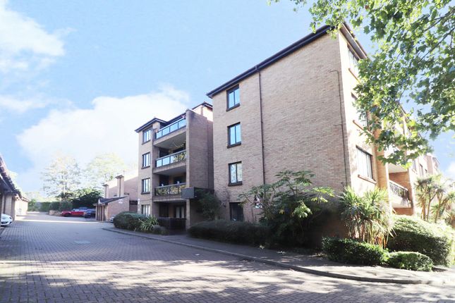Flat for sale in Andace Park Gardens, Widmore Road, Bromley