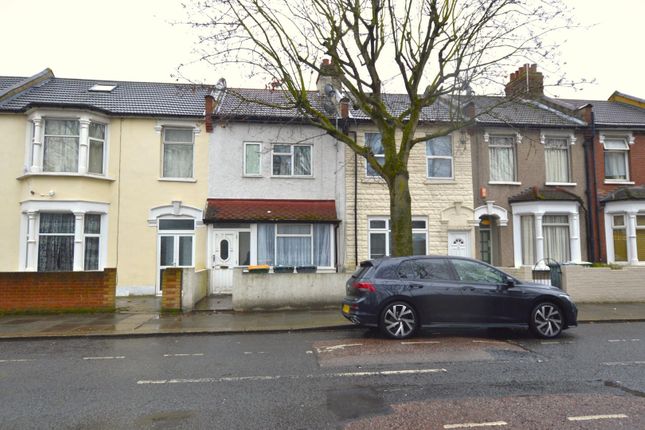2-bed flat on 176, Tunmarsh Lane, Plaistow, £250,000