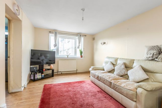 Thumbnail Flat for sale in 133/5 Stenhouse Drive, Stenhouse, Edinburgh