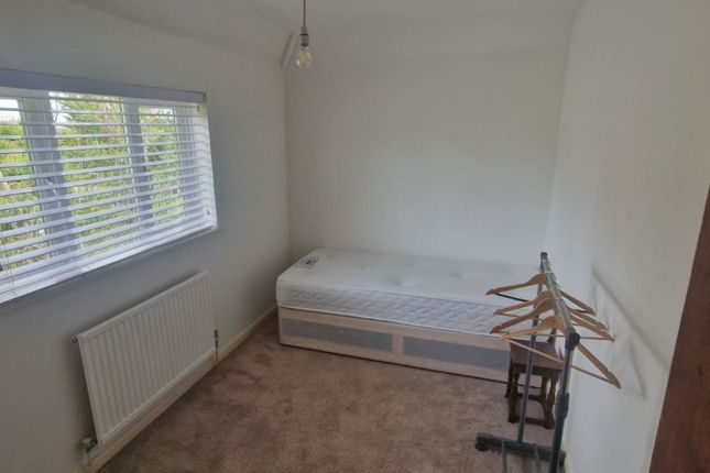 Thumbnail Room to rent in Cherry Crescent, Brentford, UK