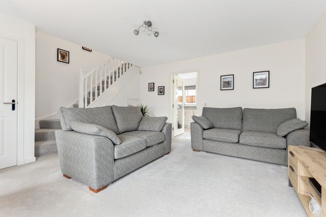 8, King's Well Crescent, Broxburn photo 4