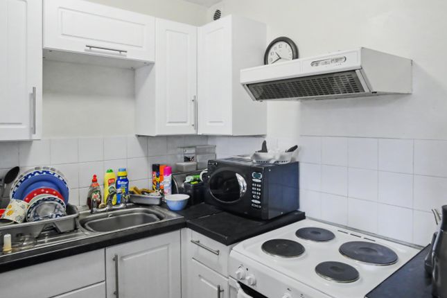 51, Viewfield Close, Harrow photo 2