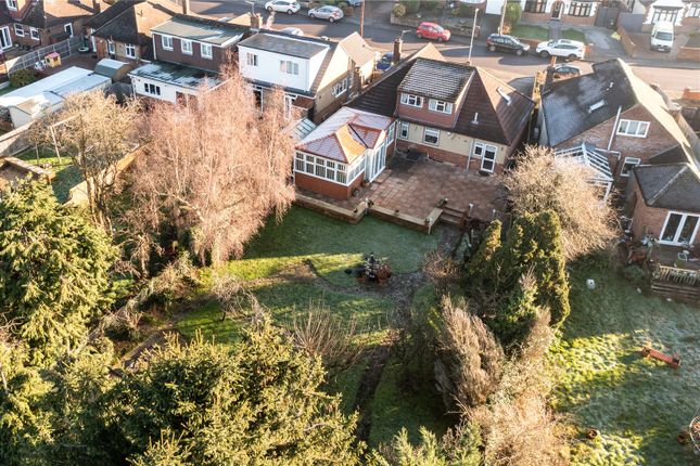 Thumbnail Bungalow for sale in Ryecroft Way, Luton, Bedfordshire