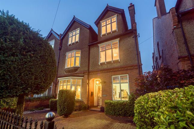 Thumbnail Town house for sale in Beauchamp Avenue, Leamington Spa, Warwickshire