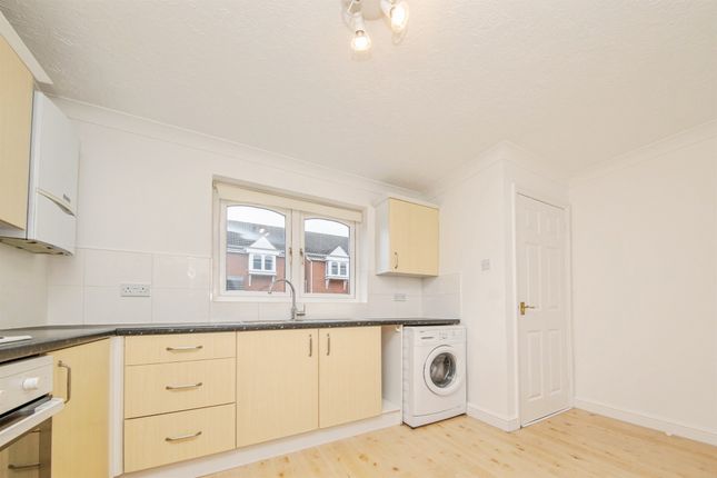 18, Millfield Gardens, Ipswich photo 3
