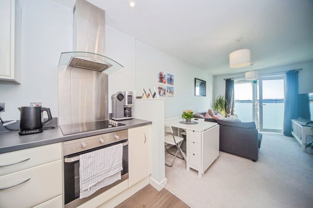 Flat 64,, Empire View, Southampton photo 4