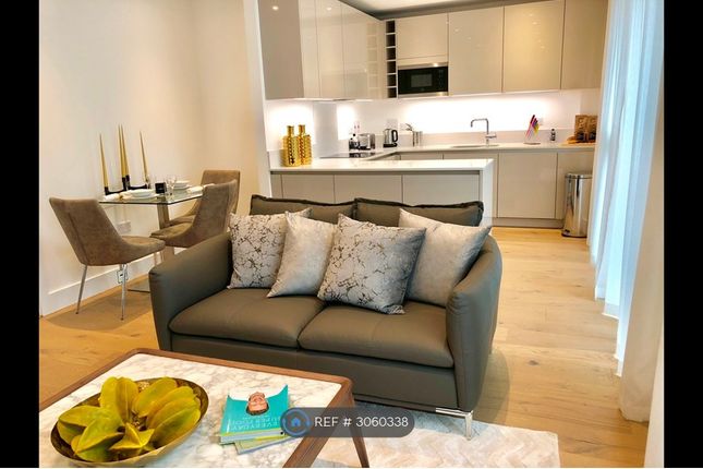 Flat, Rochester Place, London photo 3