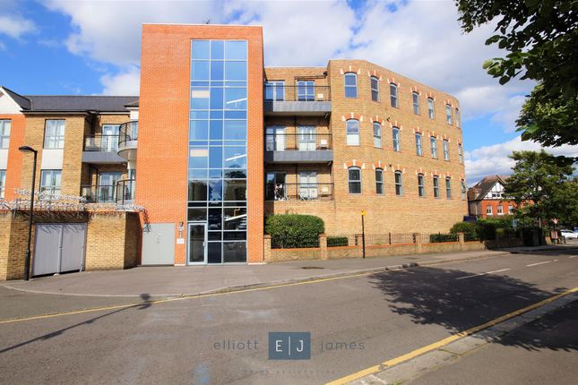 Thumbnail Flat for sale in High Road, Woodford Green
