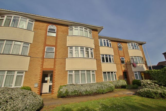 Thumbnail Flat to rent in Springfield Drive, Ilford
