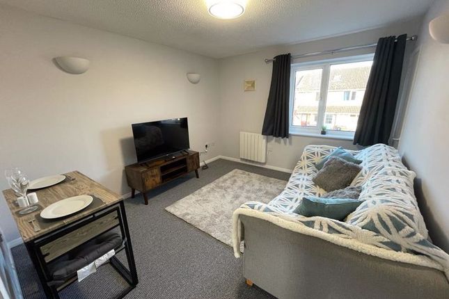 Flat to rent in Oaktree Crescent, Bradley Stoke, Bristol