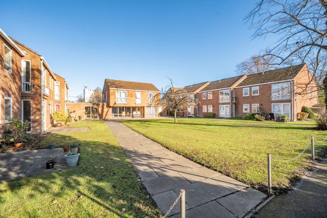 18 The Beeches Weyhill Road, Andover photo 2