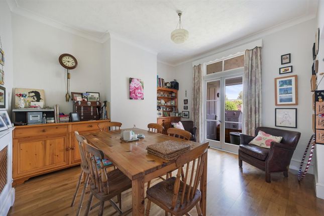 5, Douglas Avenue, Motspur Park photo 4