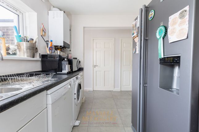 136 Seaford Road, Crawley photo 4