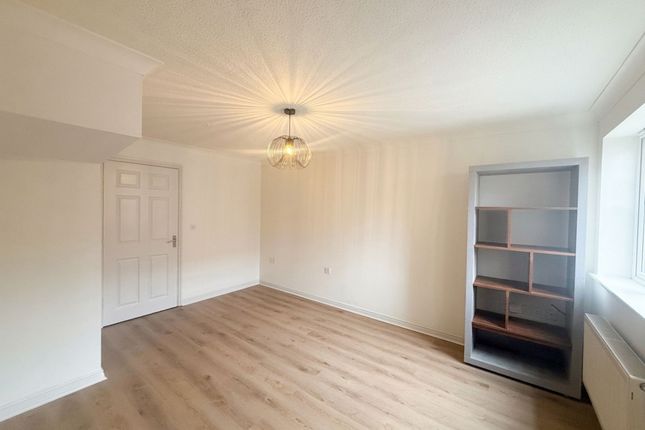 52 Foster Drive, Gateshead photo 3