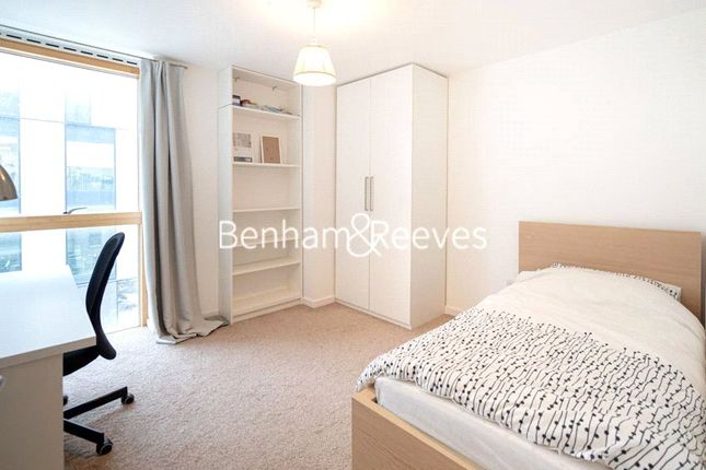 Flat 14, 3, Killick Street, London photo 3
