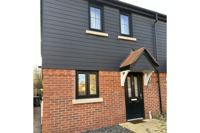 Thumbnail Terraced house for sale in Oak Drive, Bishop's Stortford