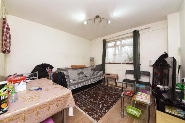 36 Sovereign House, Cambridge Heath Road, London photo 2