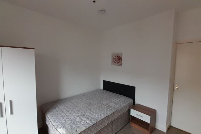 Room to rent in 94 Somerset Road, Room 6, Doncaster