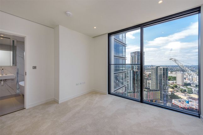 Flat for sale in South Quay Plaza, 75 Marsh Wall, Canary Wharf