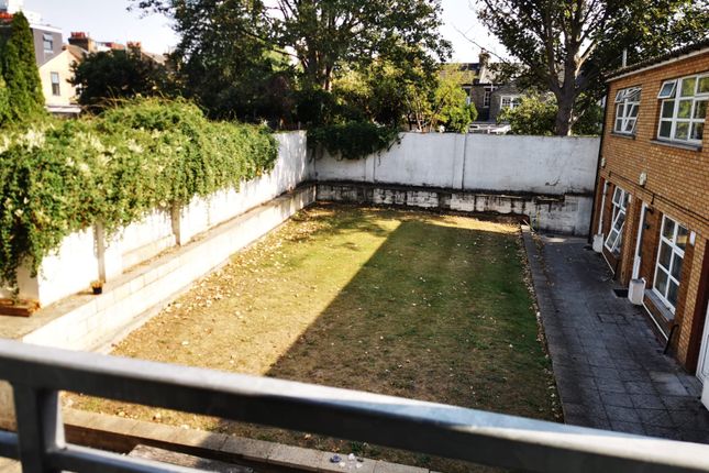 BARBERRY COURT, Manbey Park Rd, Stratford, East London photo 4