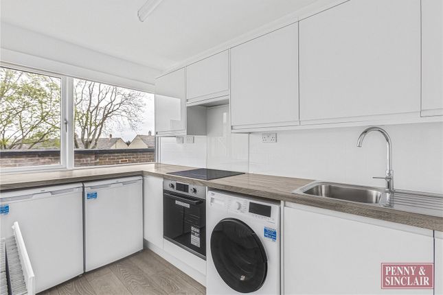 61, Spareacre Lane, Witney photo 4