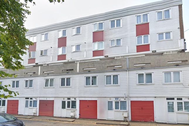 Thumbnail Flat for sale in Cressingham Grove, Sutton