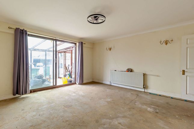 8 Lee Road, Lee Road, Basildon photo 3