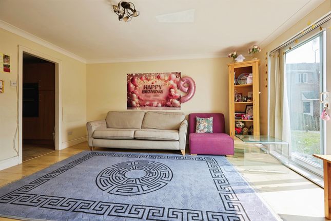 9, Ten Acres, Shaftesbury photo 2