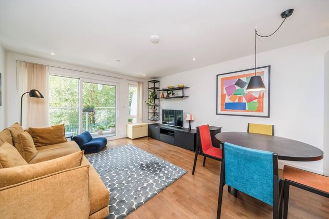 Flat 12, Admiralty Building, 17, Henry Macaulay Avenue, Kingston Upon Thames photo 2