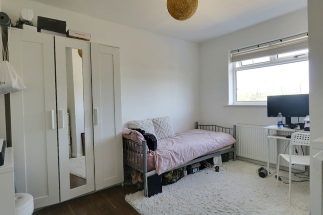 18, Alverstone Gardens, London photo 5