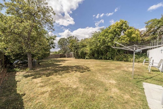144, Pollards Hill North, London photo 4
