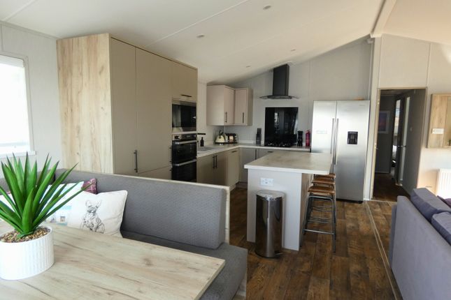 12 Oyster Rise, coopers beach, Church Lane, East Mersea photo 5