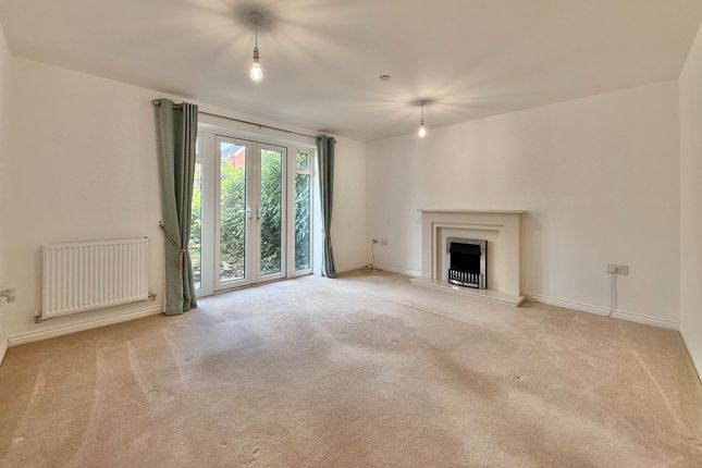 17 Firecracker Drive, Locks Heath, Southampton photo 4