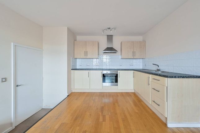 Flat to rent in The Vista Building, Woolwich, London