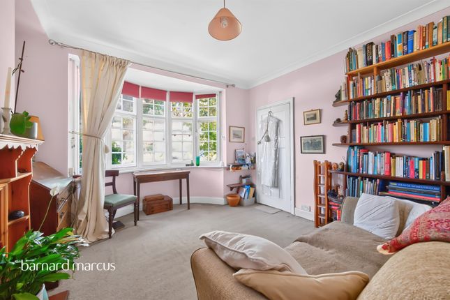 8, Arthur Road, New Malden photo 2