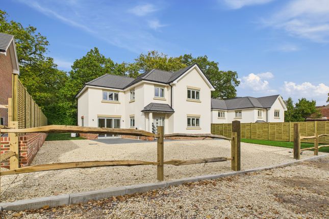 Cam05068G0-Pr0057-Still021